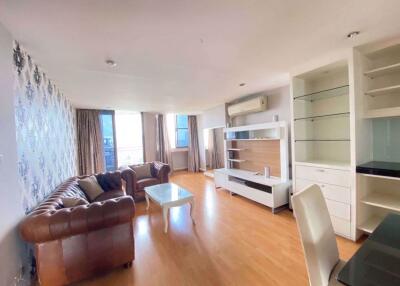 2 bed Condo in Supalai Place Condominium Khlong Tan Nuea Sub District C018944