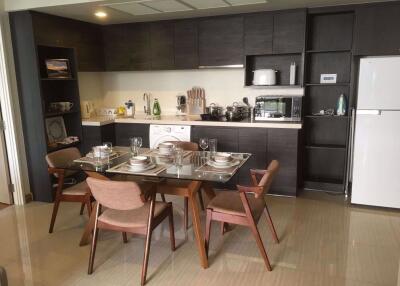 2 bed Condo in Downtown Forty Nine Khlong Tan Nuea Sub District C018930