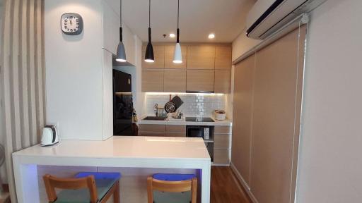 2 bed Condo in Lumpini Place Ratchada-Sathu Chong Nonsi Sub District C018921