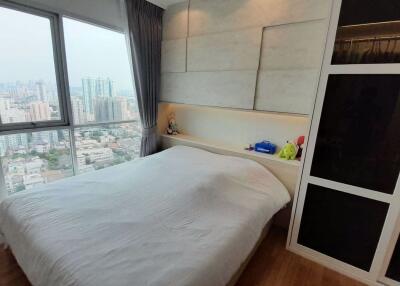 2 bed Condo in Lumpini Place Ratchada-Sathu Chong Nonsi Sub District C018921