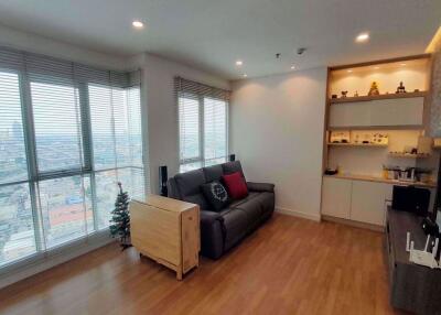 2 bed Condo in Lumpini Place Ratchada-Sathu Chong Nonsi Sub District C018921