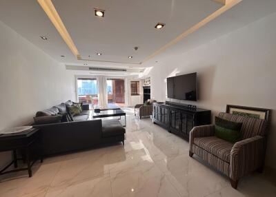 3 bed Condo in Crystal Garden Khlongtoei Sub District C018914