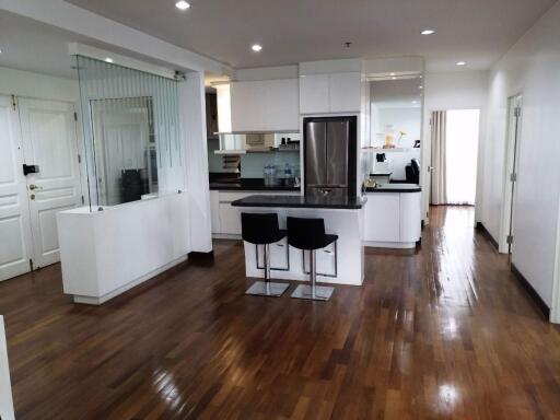 3 bed Condo in Grand Langsuan Lumphini Sub District C018905