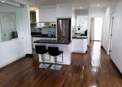 3 bed Condo in Grand Langsuan Lumphini Sub District C018905