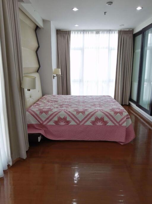 3 bed Condo in Grand Langsuan Lumphini Sub District C018905