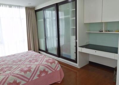 3 bed Condo in Grand Langsuan Lumphini Sub District C018905