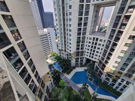 3 bed Condo in Belle Grand Rama 9 Huai Khwang Sub District C018893