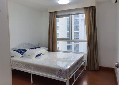 3 bed Condo in Belle Grand Rama 9 Huai Khwang Sub District C018893