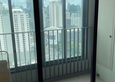 1 bed Condo in Ideo Q Siam - Ratchathewi Thanonphayathai Sub District C018881