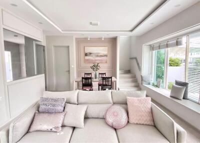 2 ห้องนอน, 3 ห้องน้ำ บ้าน ราคา ฿ 12,800,000