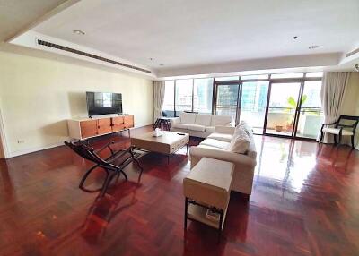 3 bed Condo in Kallista Mansion Khlong Toei Nuea Sub District C018841