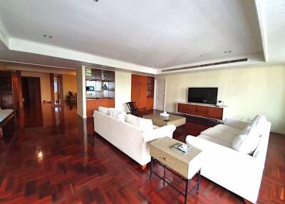 3 bed Condo in Kallista Mansion Khlong Toei Nuea Sub District C018841