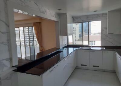 3 bed Condo in Sathorn Park Place Thungmahamek Sub District C018830