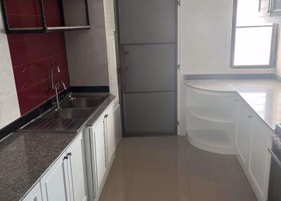 3 bed Condo in Wattana Heights Khlong Toei Nuea Sub District C018829