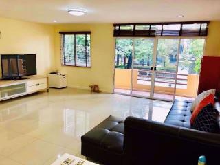 4 bed House Khlong Tan Nuea Sub District H018812