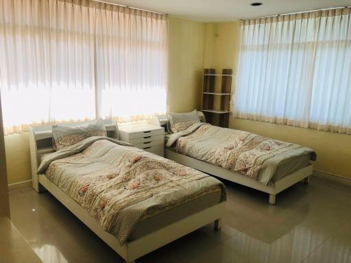 4 bed House Khlong Tan Nuea Sub District H018812