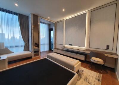 3 bed Condo in MUNIQ Langsuan Pathum Wan District C018779