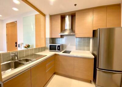 1 bed Condo in The Emporio Place Khlongtan Sub District C018775