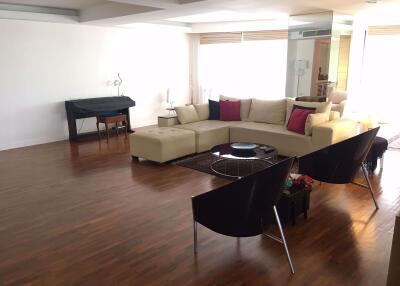 3 bed Condo in President Park Sukhumvit 24 Khlongtan Sub District C018773