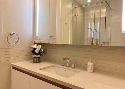 2 bed Condo in Q Langsuan Lumphini Sub District C018772