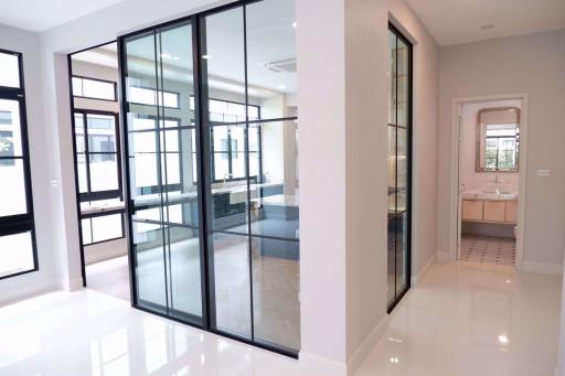 5 bed Condo in Nantawan Rama 9 - New Krungthepkretha Prawet Sub District C018770