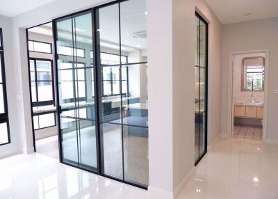 5 bed Condo in Nantawan Rama 9 - New Krungthepkretha Prawet Sub District C018770