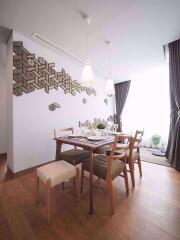 2 bed Condo in The Lumpini 24 Khlongtan Sub District C018740