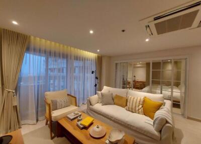 2 bed Condo in State Tower Silom Sub District C018737