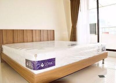 2 bed Condo in Diamond Tower Silom Sub District C018703