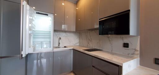 1 bed Condo in The Esse at Singha Complex Khlong Toei Nuea Sub District C018697