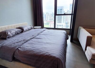 1 bed Condo in The Esse at Singha Complex Khlong Toei Nuea Sub District C018697