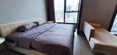 1 bed Condo in The Esse at Singha Complex Khlong Toei Nuea Sub District C018697