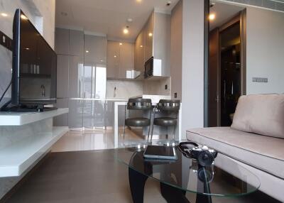 1 bed Condo in The Esse at Singha Complex Khlong Toei Nuea Sub District C018697