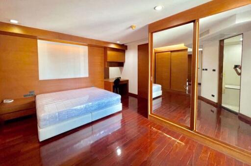 4 ห้องนอน, 4 ห้องน้ำ คอนโด ราคา ฿ 83,000/เดือน