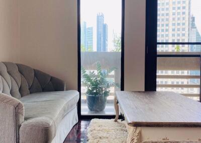 4 bed Condo in City Lake Tower Khlongtoei District C018695