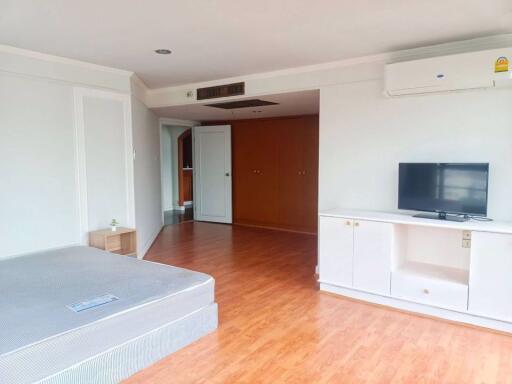 3 bed Condo in The Waterford Park Sukhumvit 53 Khlong Tan Nuea Sub District C018694