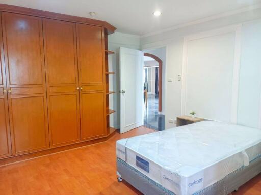 3 bed Condo in The Waterford Park Sukhumvit 53 Khlong Tan Nuea Sub District C018694