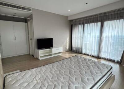 3 bed Condo in Noble Remix Khlongtan Sub District C018690