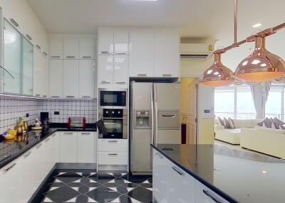 3 bed Penthouse in Baan Sathorn Chaopraya Khlong Ton Sai Sub District P018685