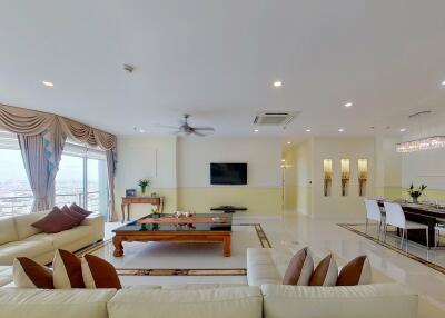 3 bed Penthouse in Baan Sathorn Chaopraya Khlong Ton Sai Sub District P018685