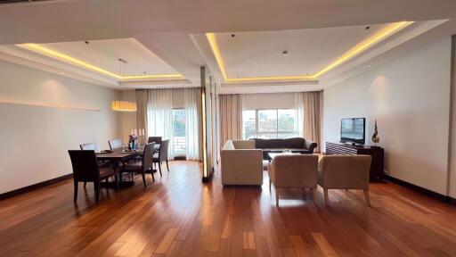 4 bed Condo in Royal Residence Park Lumphini Sub District C018679