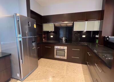 4 bed Condo in Royal Residence Park Lumphini Sub District C018679