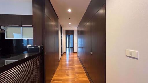 4 bed Condo in Royal Residence Park Lumphini Sub District C018679