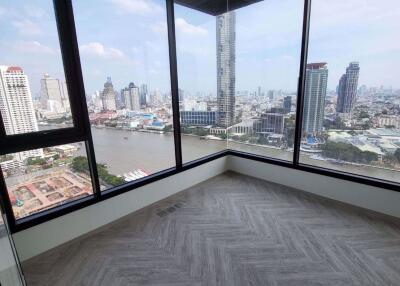 3 bed Condo in Chapter Charoennakhorn-Riverside Banglamphulang Sub District C018677
