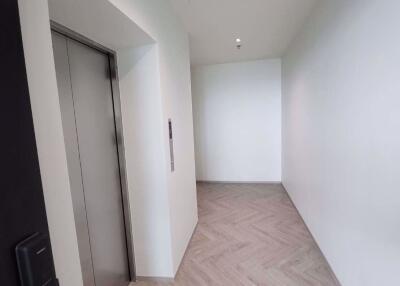 3 bed Condo in Chapter Charoennakhorn-Riverside Banglamphulang Sub District C018677