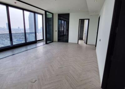 3 bed Condo in Chapter Charoennakhorn-Riverside Banglamphulang Sub District C018677