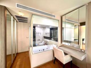 1 bed Condo in The Address Sathorn Silom Sub District C018674