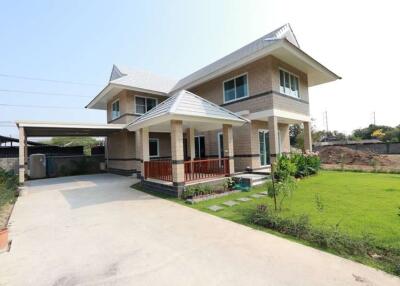 Modern 3 bedroom house near Royal Park Ratchaphruek