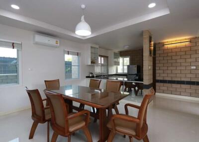 Modern 3 bedroom house near Royal Park Ratchaphruek