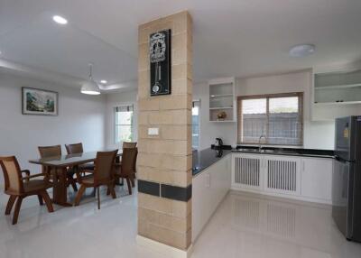 Modern 3 bedroom house near Royal Park Ratchaphruek